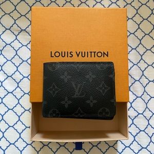 Louis Vuitton Men’s Multiple wallet